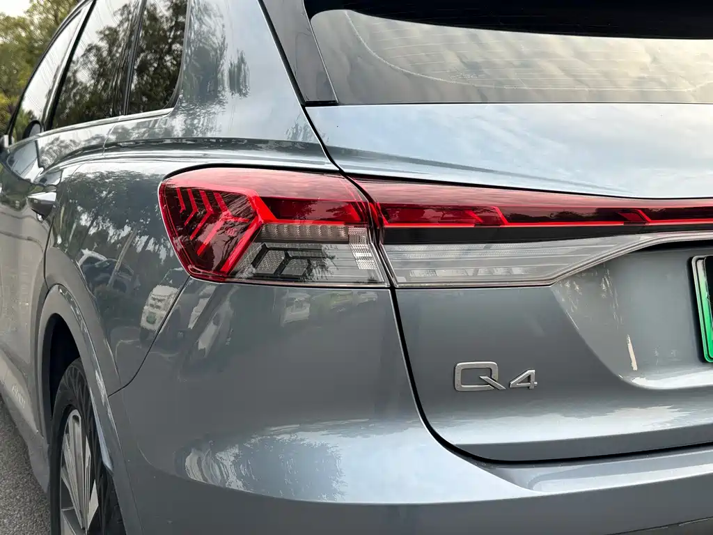Audi Q4 e-tron — фото 9