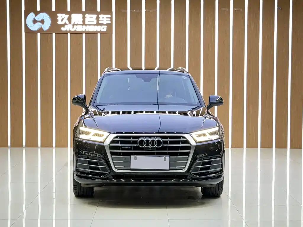 Audi Q5L — фото 2