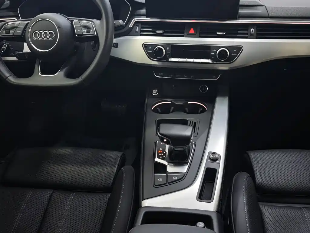 Audi A4L — фото 4