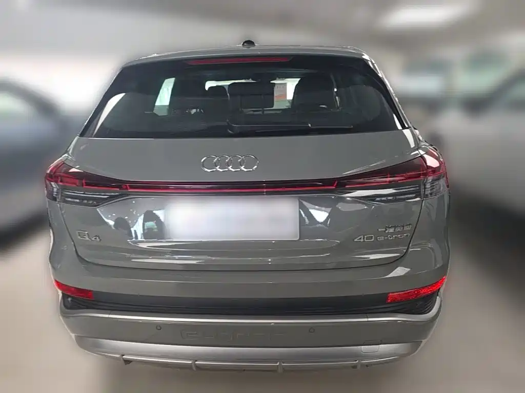 Audi Q4 e-tron — фото 3