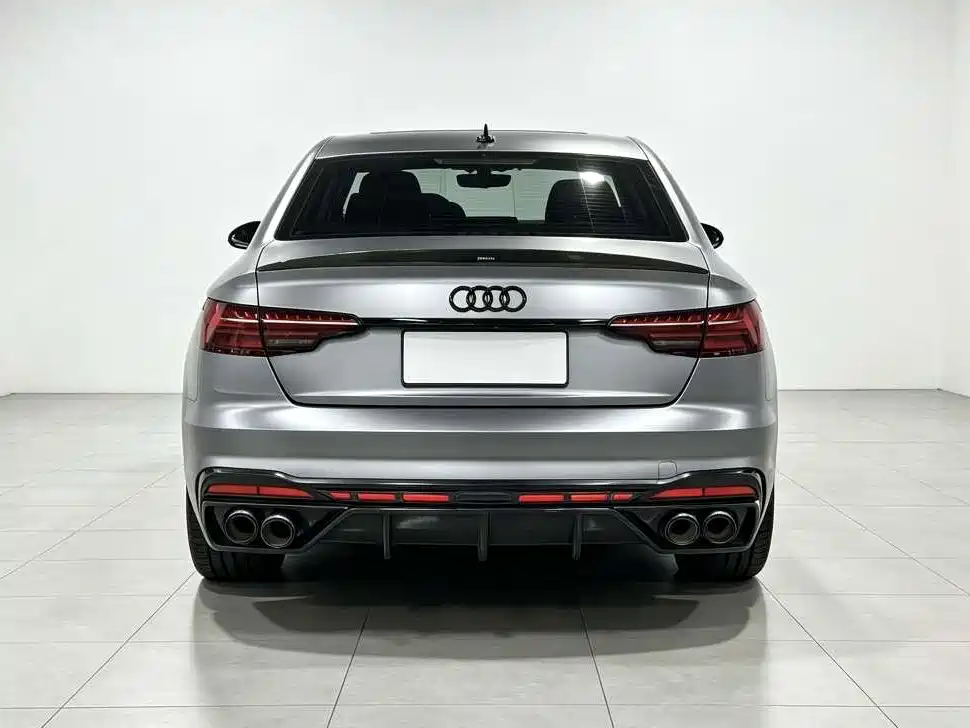 Audi A4L — фото 5