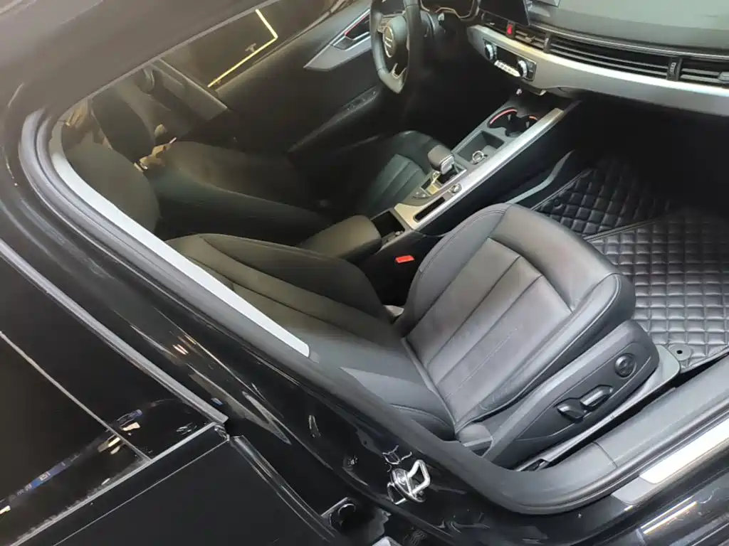 Audi A4 (Import) — фото 24