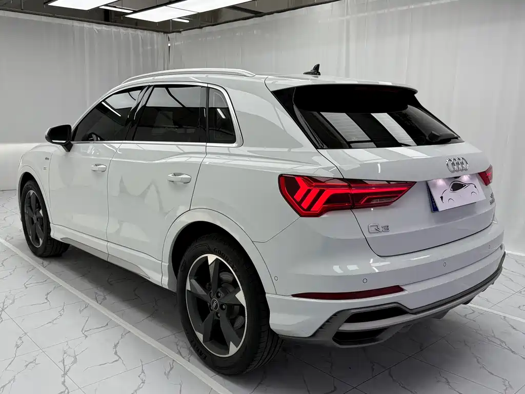 Audi Q3 — фото 4