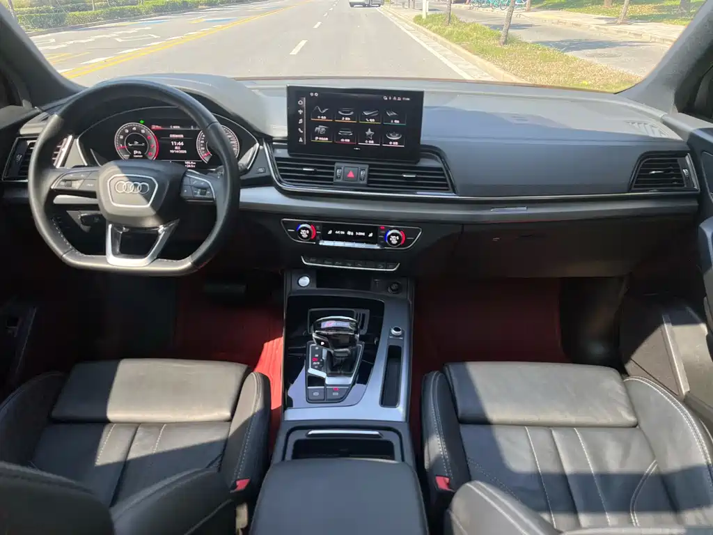 Audi Q5L Sportback — фото 13
