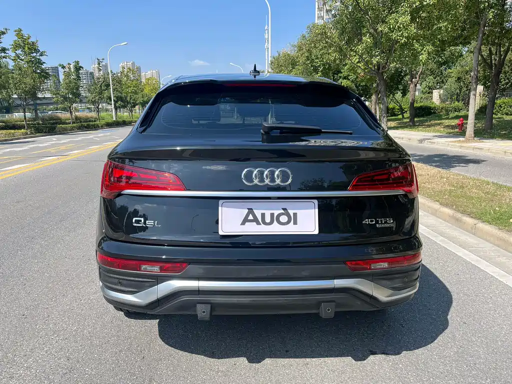 Audi Q5L Sportback — фото 3