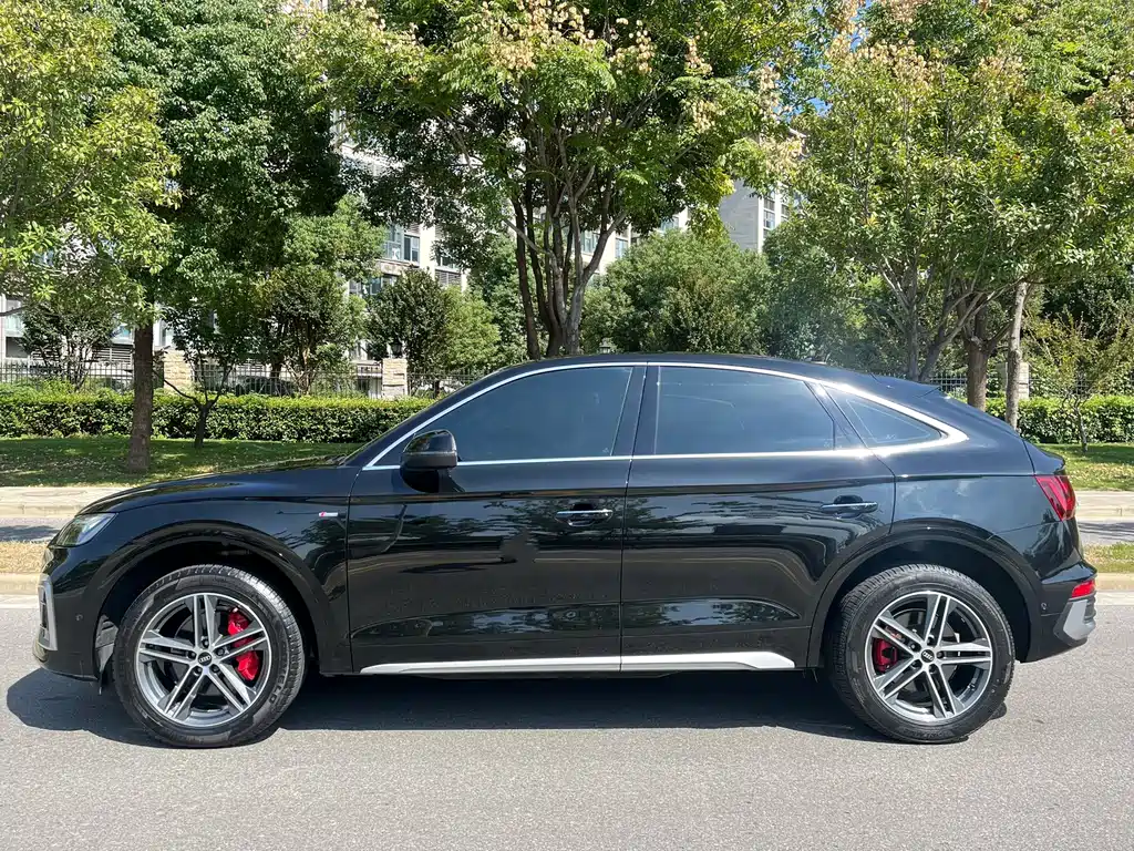 Audi Q5L Sportback — фото 7