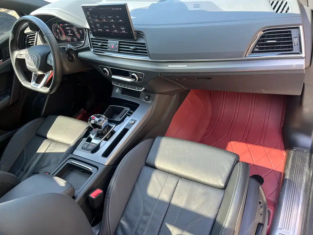 Audi Q5L Sportback — фото 10
