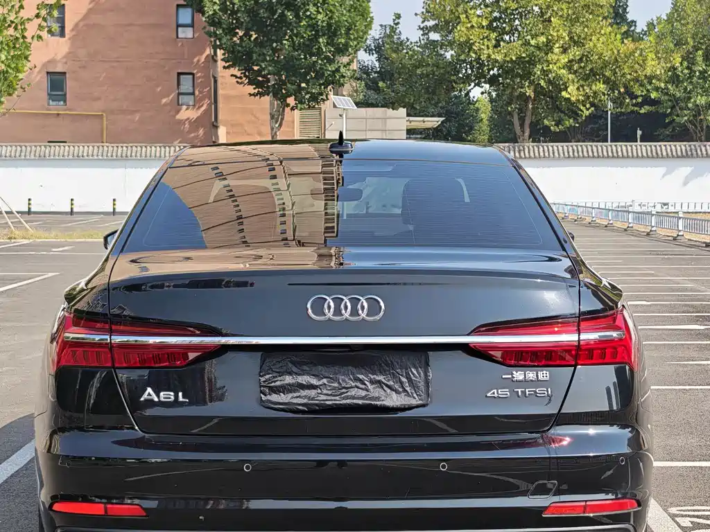 Audi A6L — фото 5