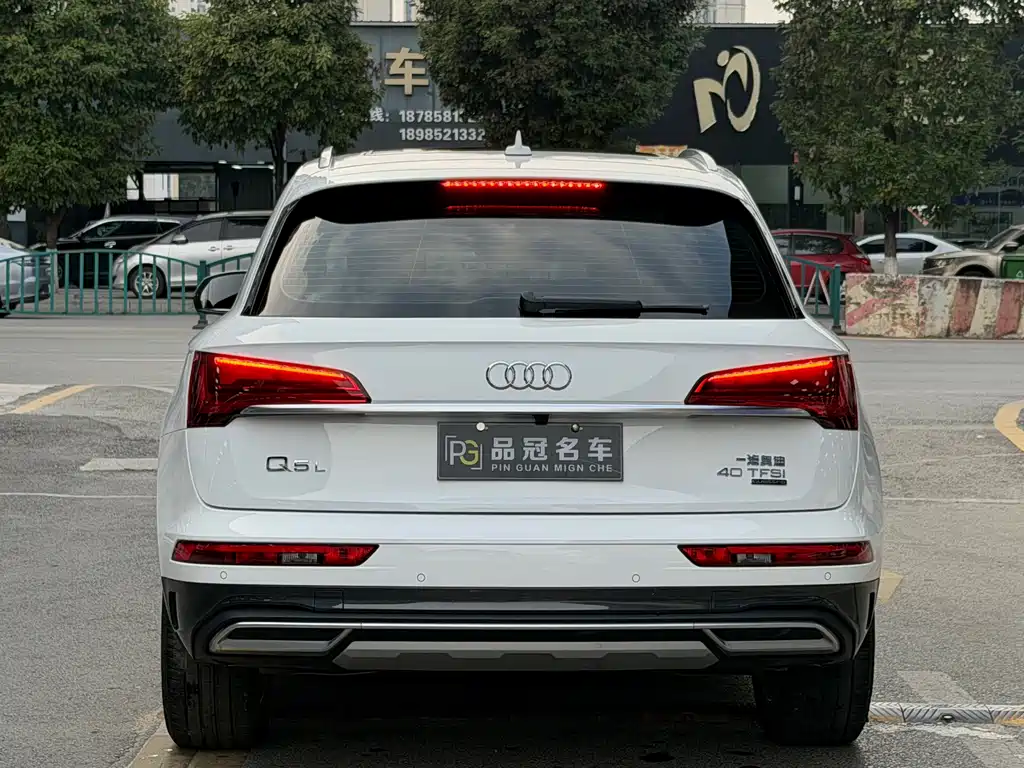 Audi Q5L — фото 8