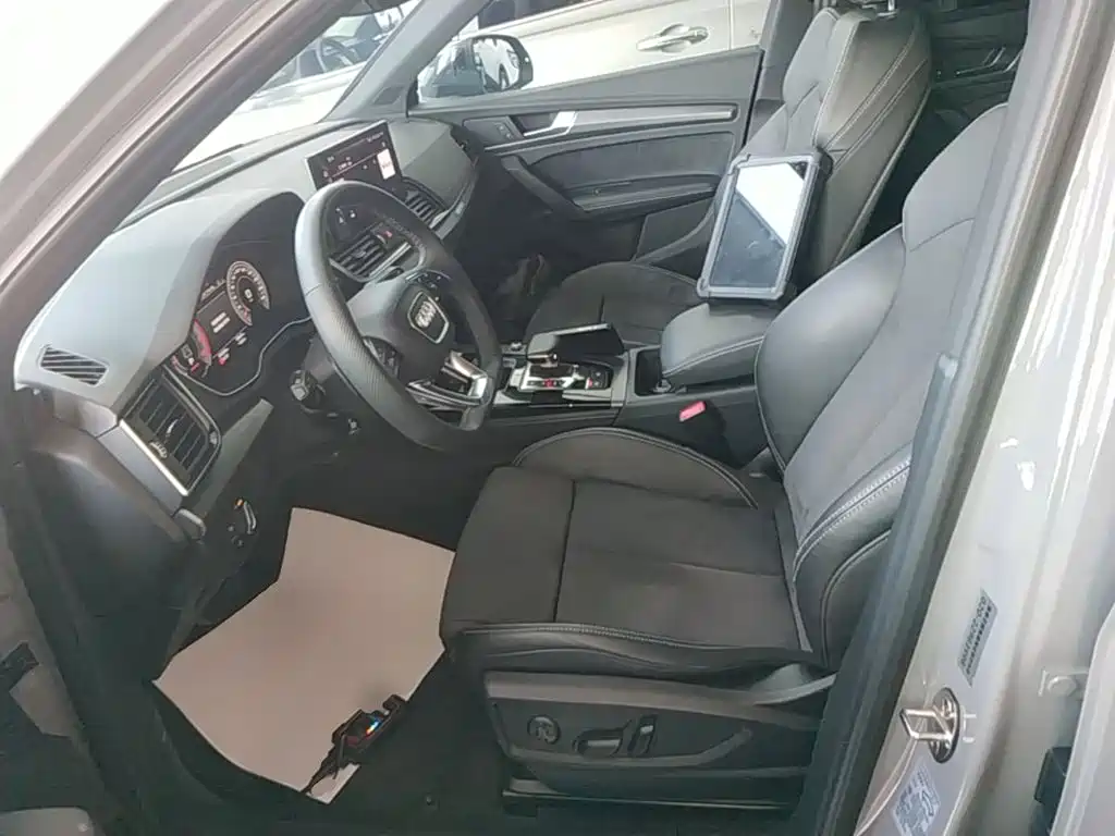 Audi Q5L Sportback — фото 14