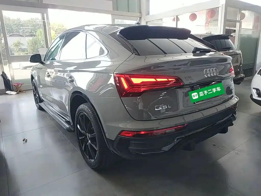 Audi Q5L Sportback — фото 4