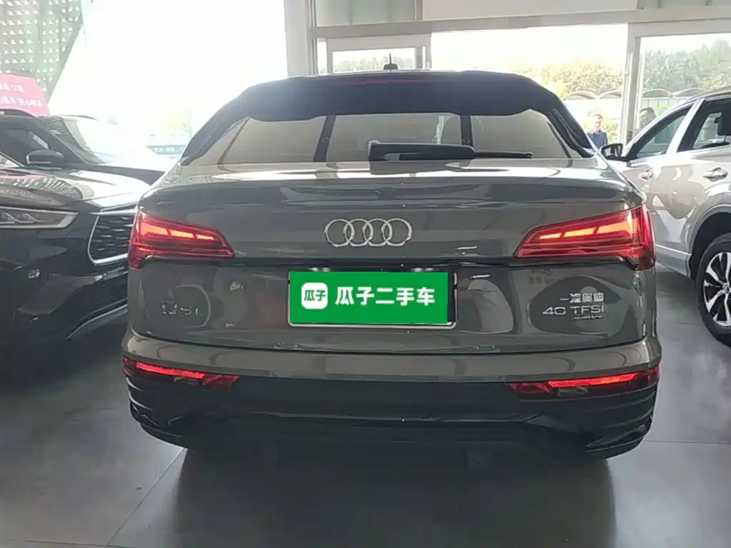 Audi Q5L Sportback — фото 5