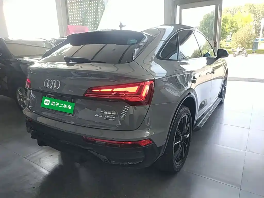 Audi Q5L Sportback — фото 6