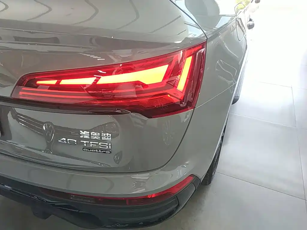 Audi Q5L Sportback — фото 7
