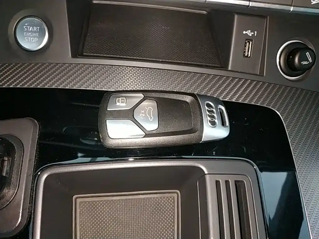 Audi Q5L Sportback — фото 8