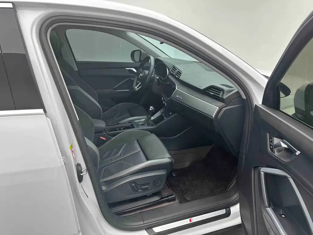 Audi Q3 Sportback — фото 7