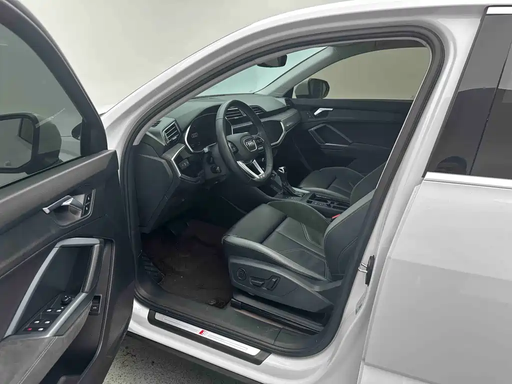 Audi Q3 Sportback — фото 9