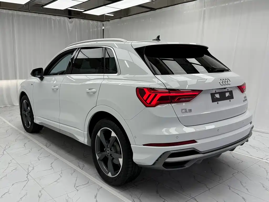 Audi Q3 — фото 4