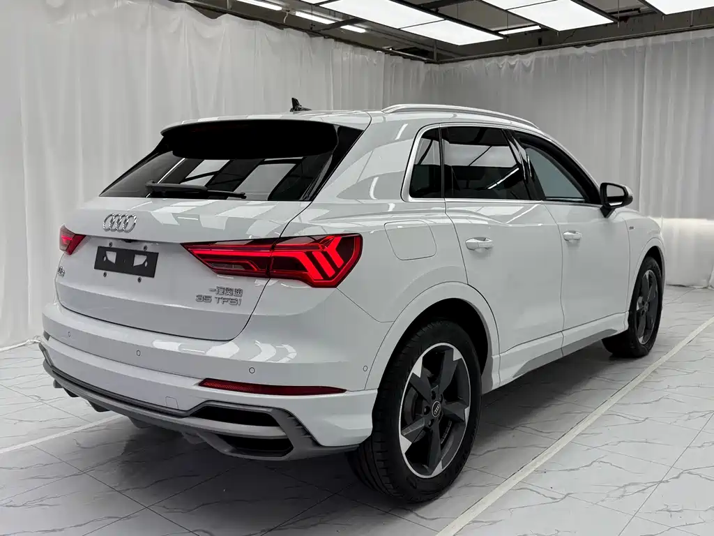 Audi Q3 — фото 6