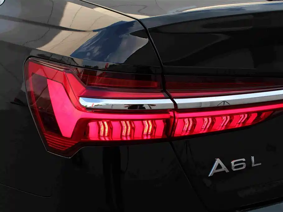 Audi A6L — фото 13