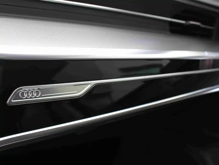 Audi A6L — фото 9