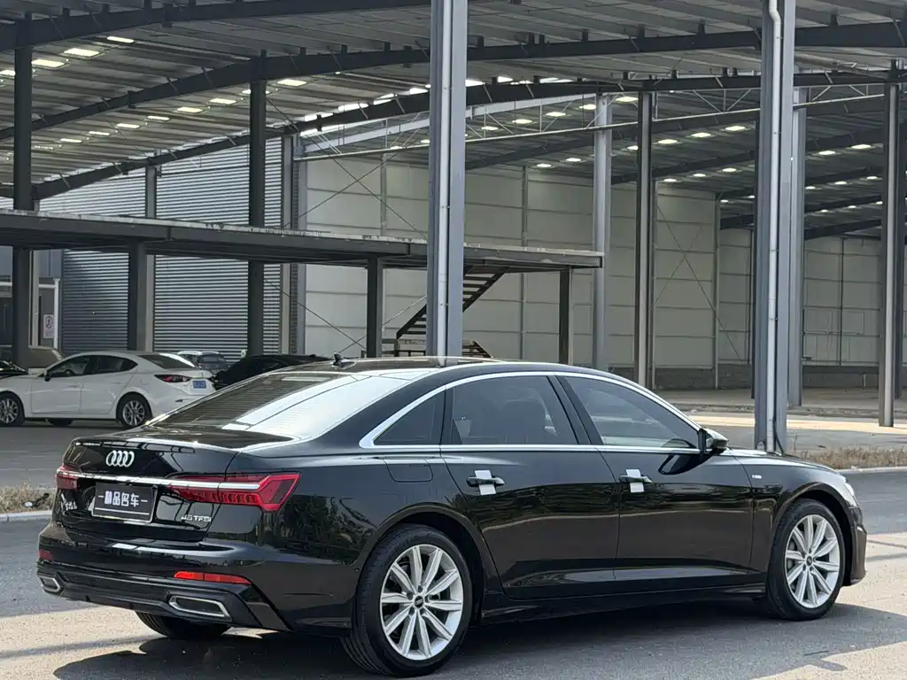 Audi A6L — фото 13