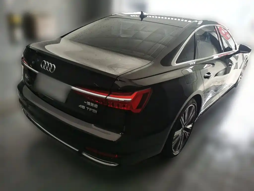 Audi A6L — фото 9