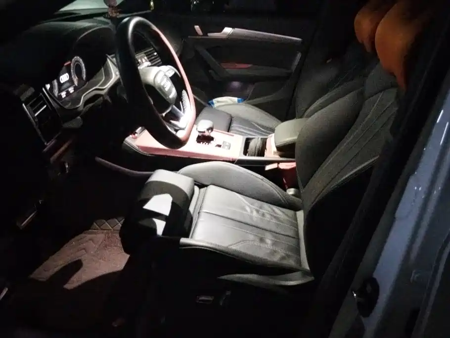 Audi Q5L — фото 9