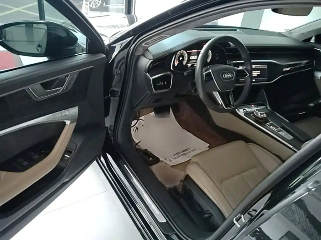 Audi A6L — фото 15