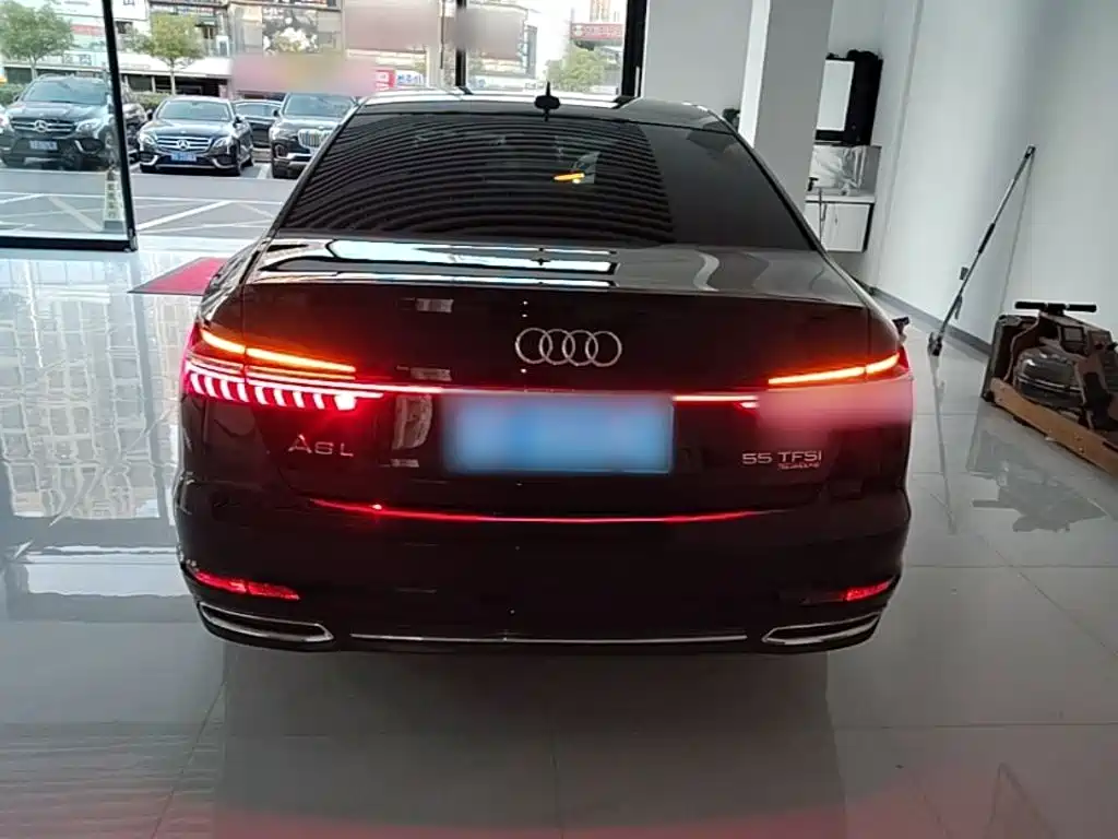 Audi A6L — фото 5