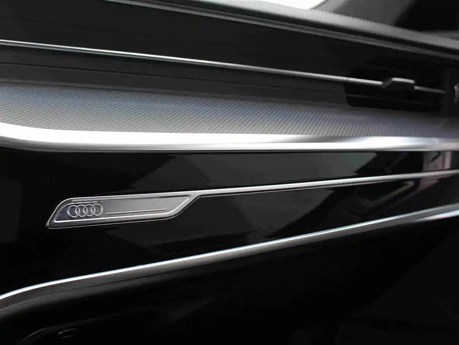 Audi A6L — фото 11
