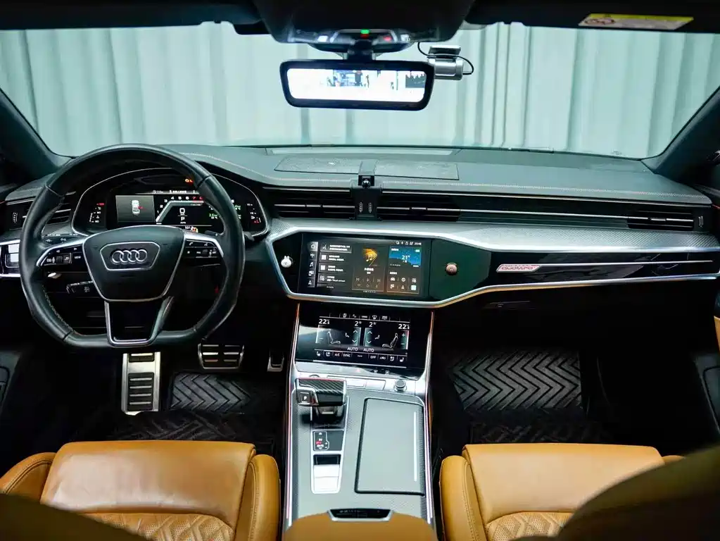 Audi A7L — фото 6