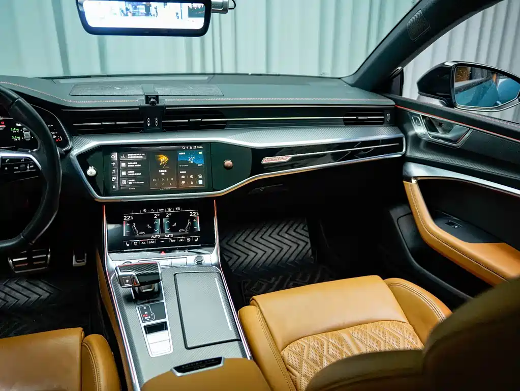 Audi A7L — фото 7