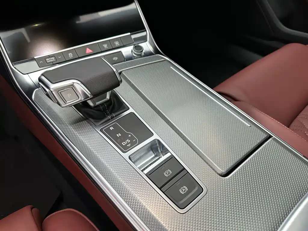 Audi A7L — фото 18