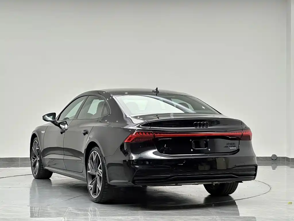Audi A7L — фото 5