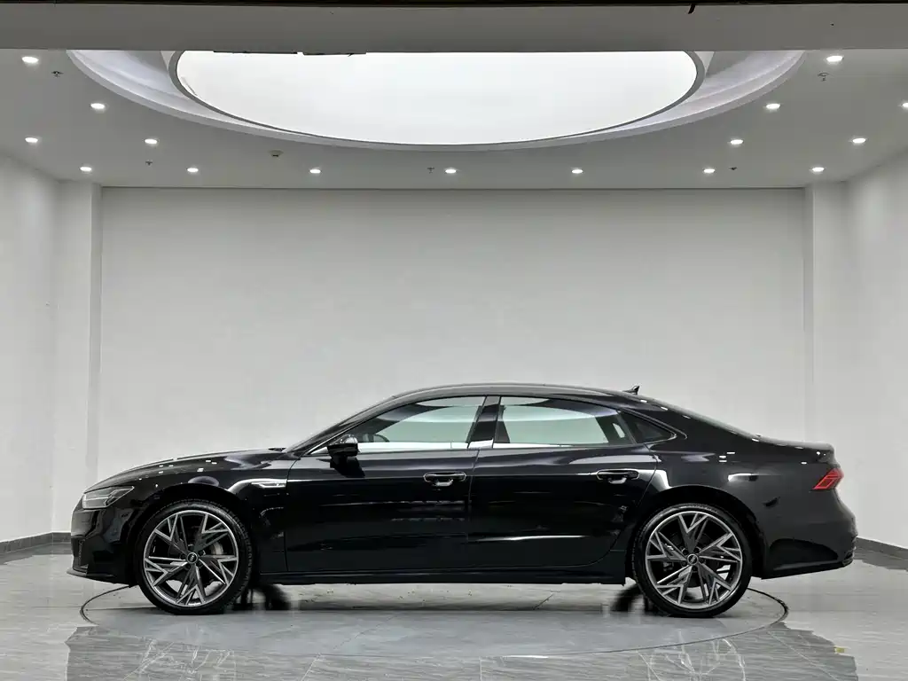 Audi A7L — фото 6