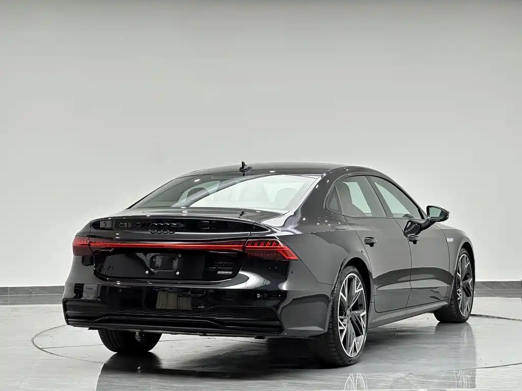 Audi A7L — фото 7