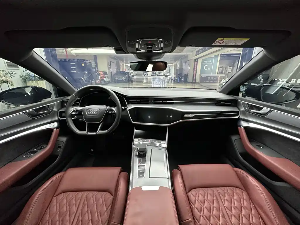 Audi A7L — фото 9