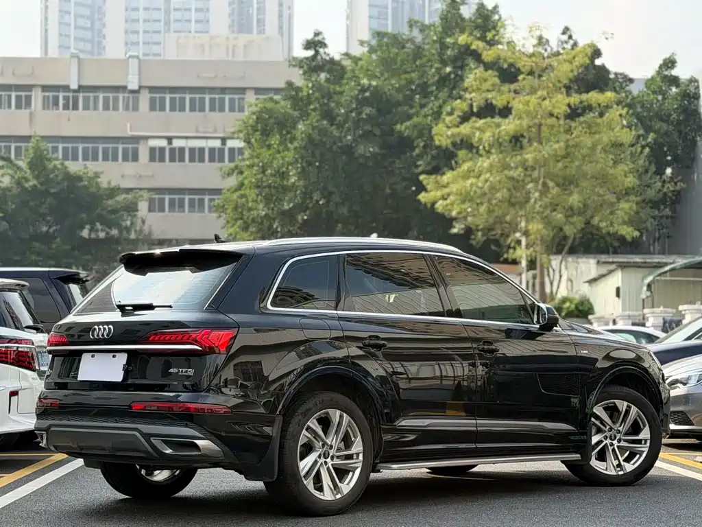 Audi Q7 — фото 3