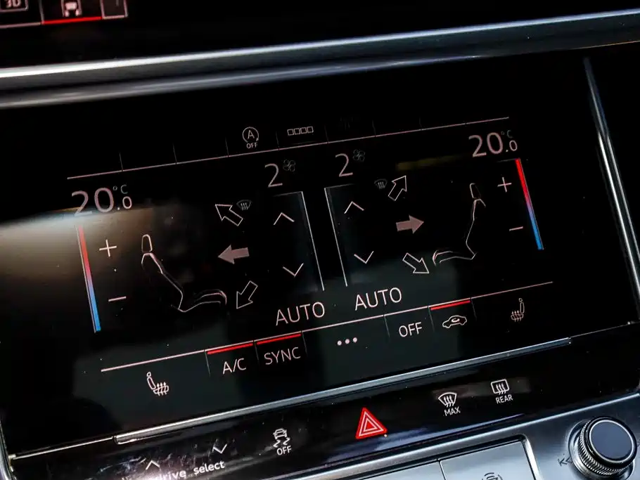 Audi A6L — фото 18