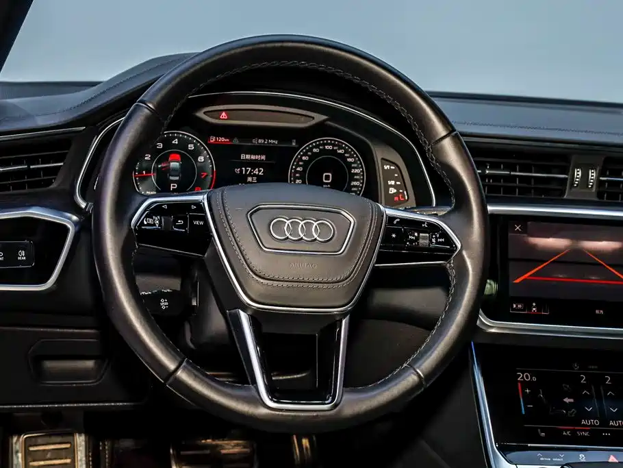 Audi A6L — фото 23
