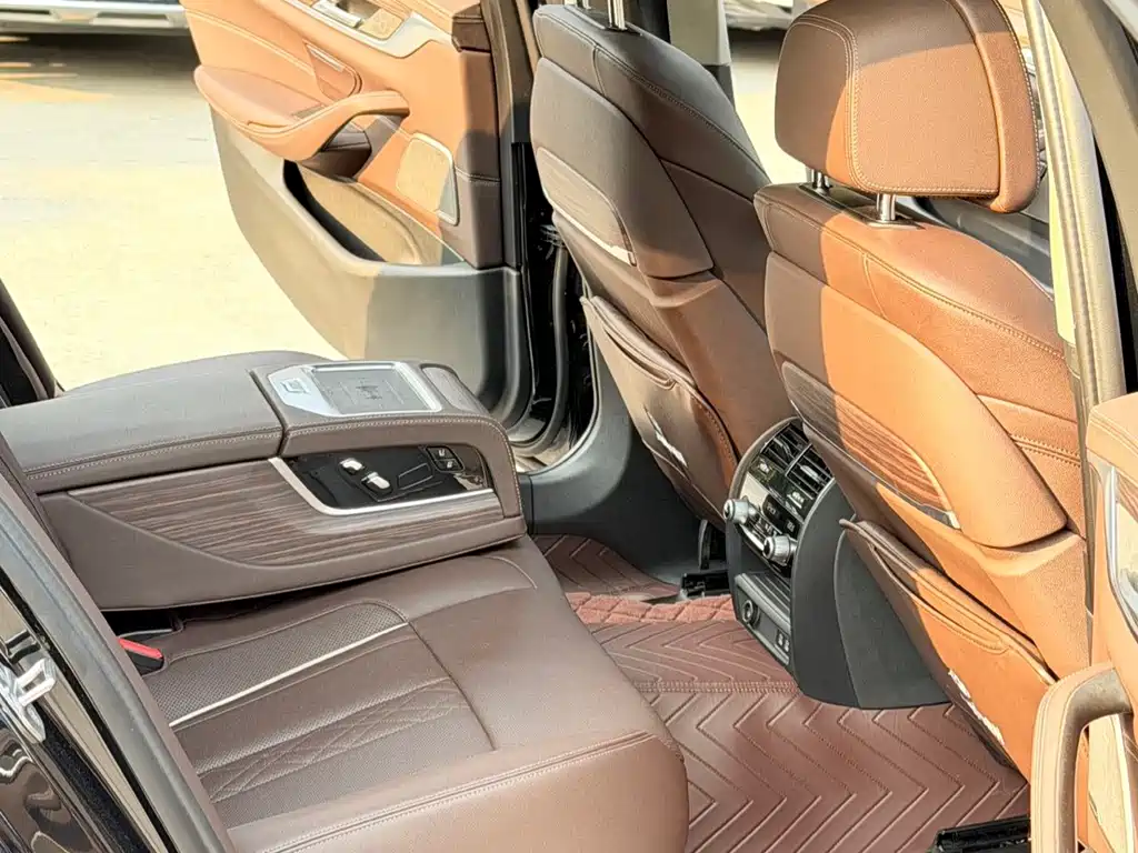 BMW 5 Series — фото 4