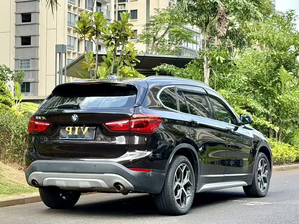 BMW X1 — фото 9