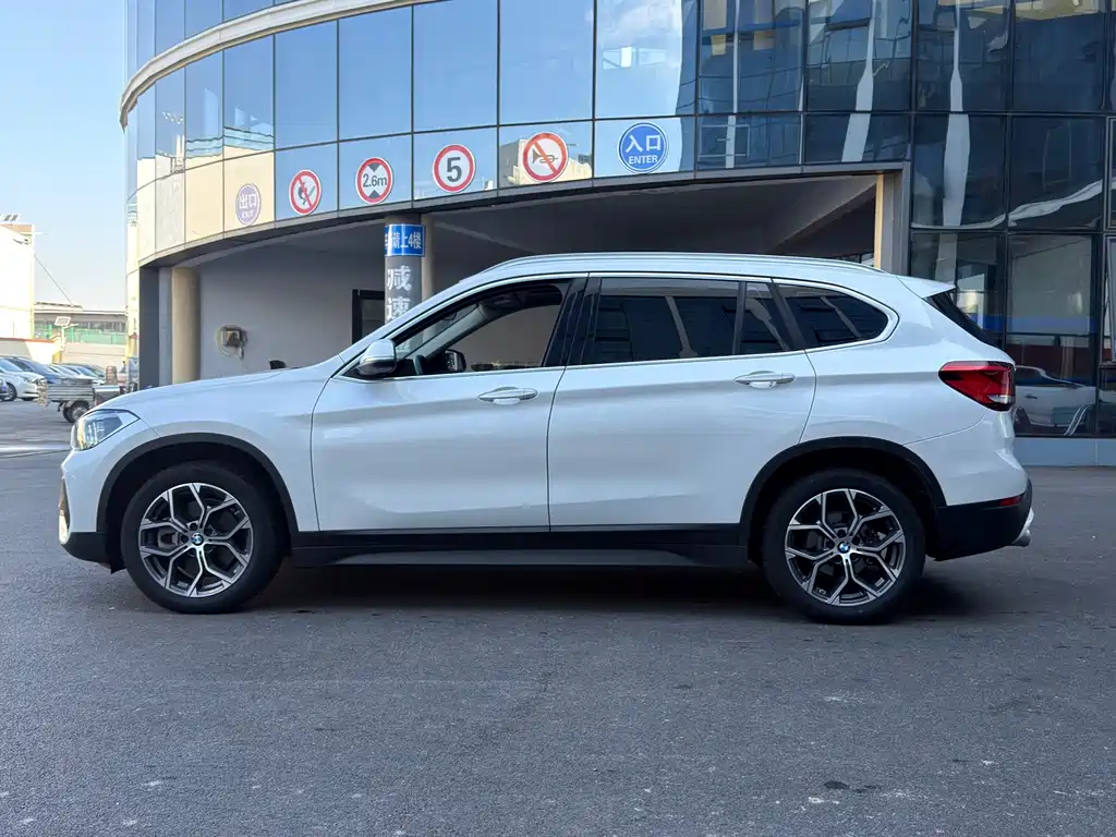 BMW X1 — фото 3