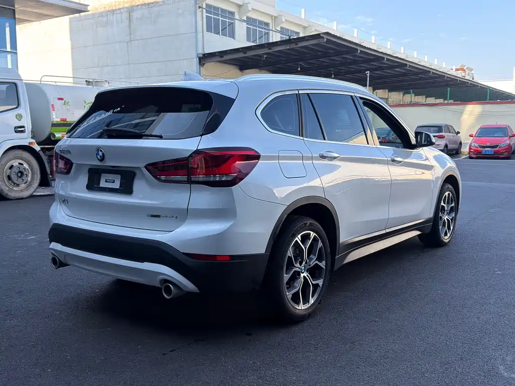 BMW X1 — фото 5