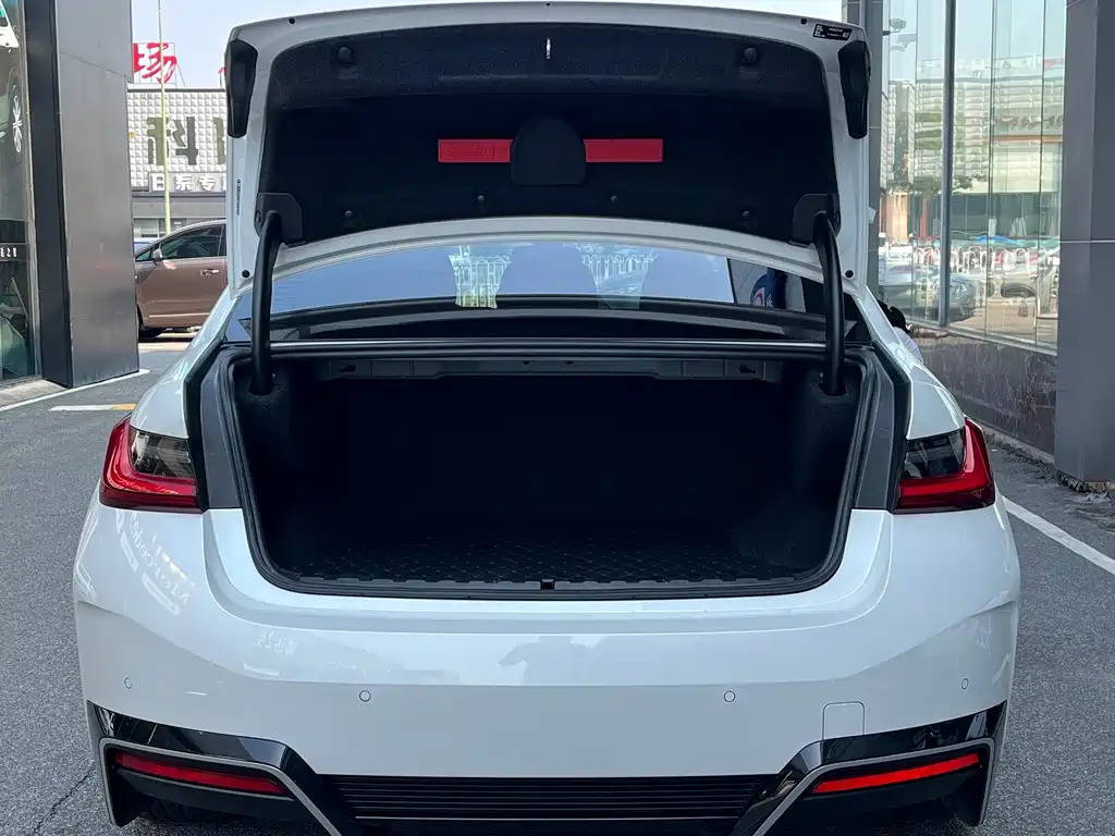 BMW i3 — фото 14