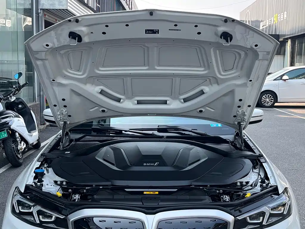 BMW i3 — фото 15