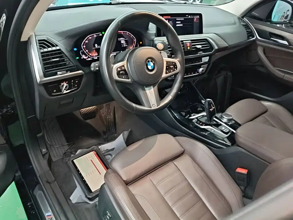 BMW X3 — фото 9