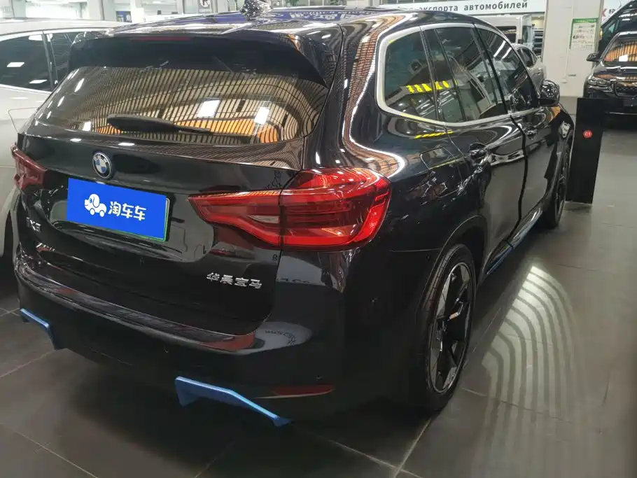 BMW iX3 — фото 3
