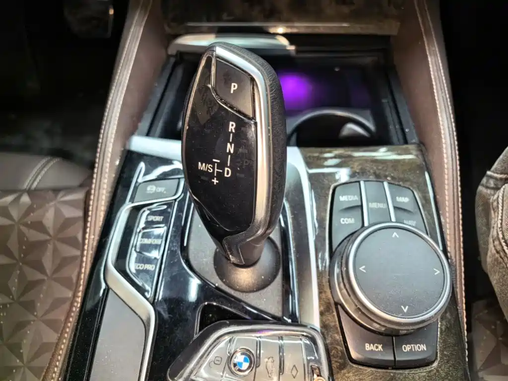 BMW 5 Series — фото 13